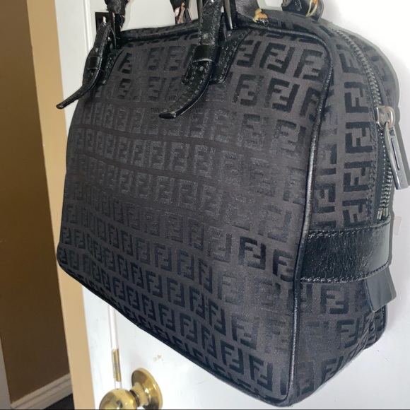 Fendi Handbags - AUTHENTIC FENDI VINTAGE SHOULDER BAG